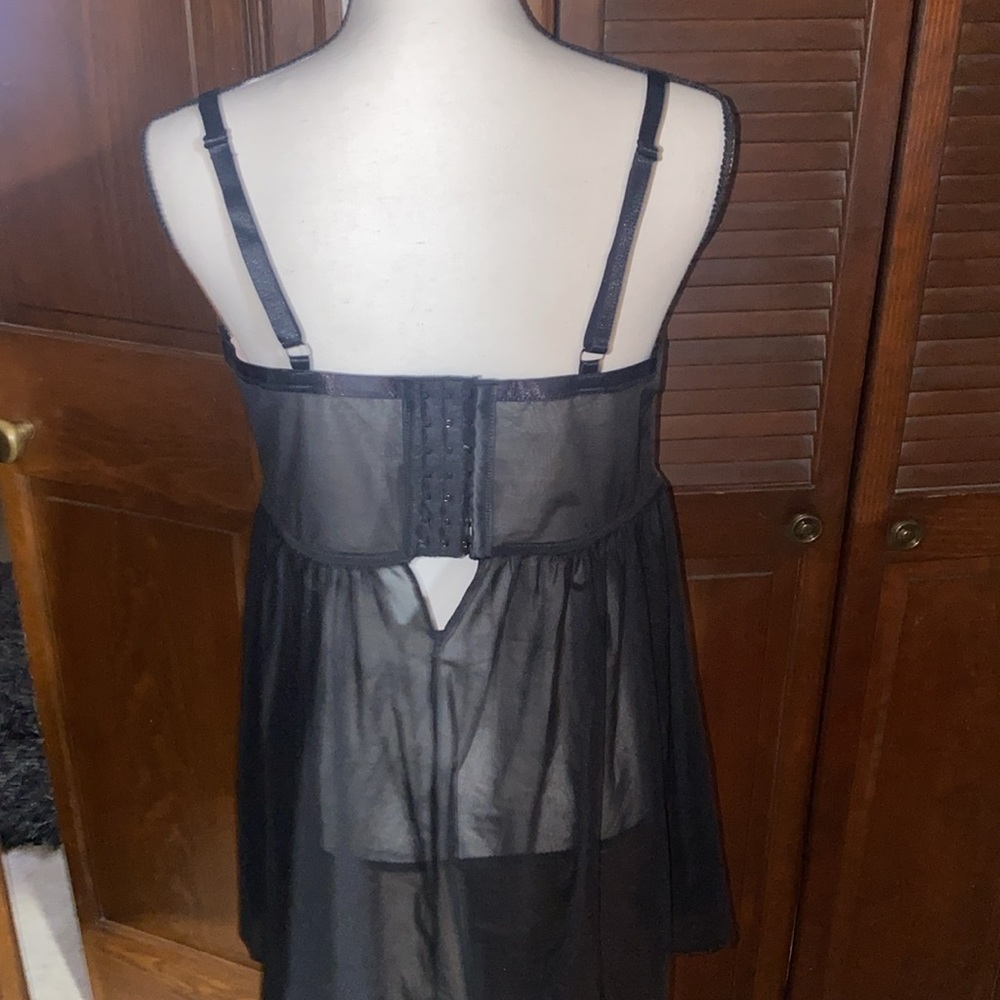 Lingerie - Picture 3 of 4